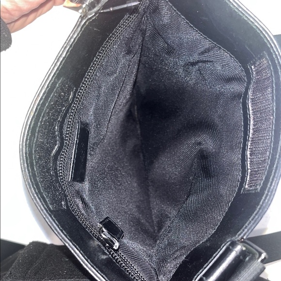 Gucci Black Patterned Messenger Bag - Picture 6 of 10